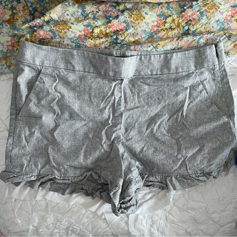 LOFT ruffle blue/grey shorts